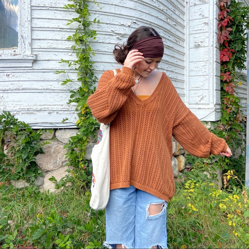 Liz & co orange v-neck sweater!